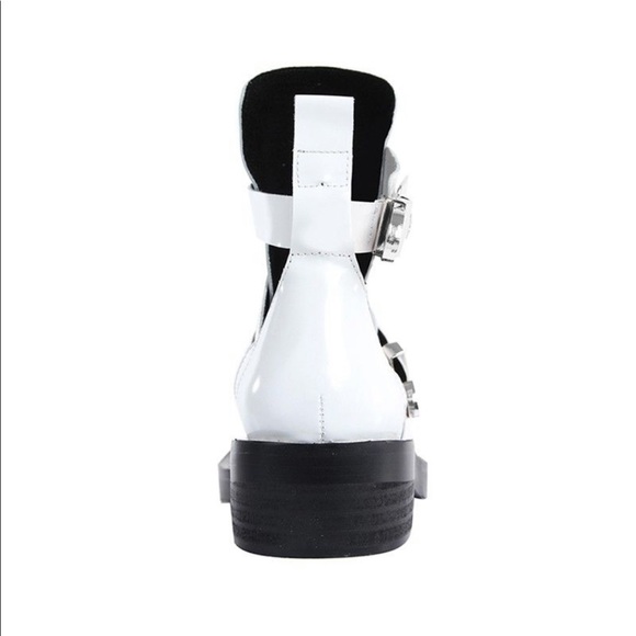 Jessica Buurman - Picture 4 of 9